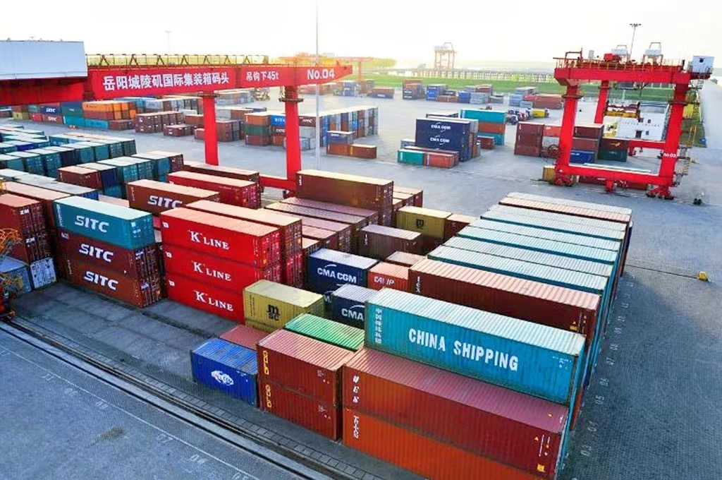 湖南華洋弘騰國際貨運(yùn)代理有限公司 湖南國際海運(yùn)代理、貨物運(yùn)輸代理、貨物報關(guān)、報檢